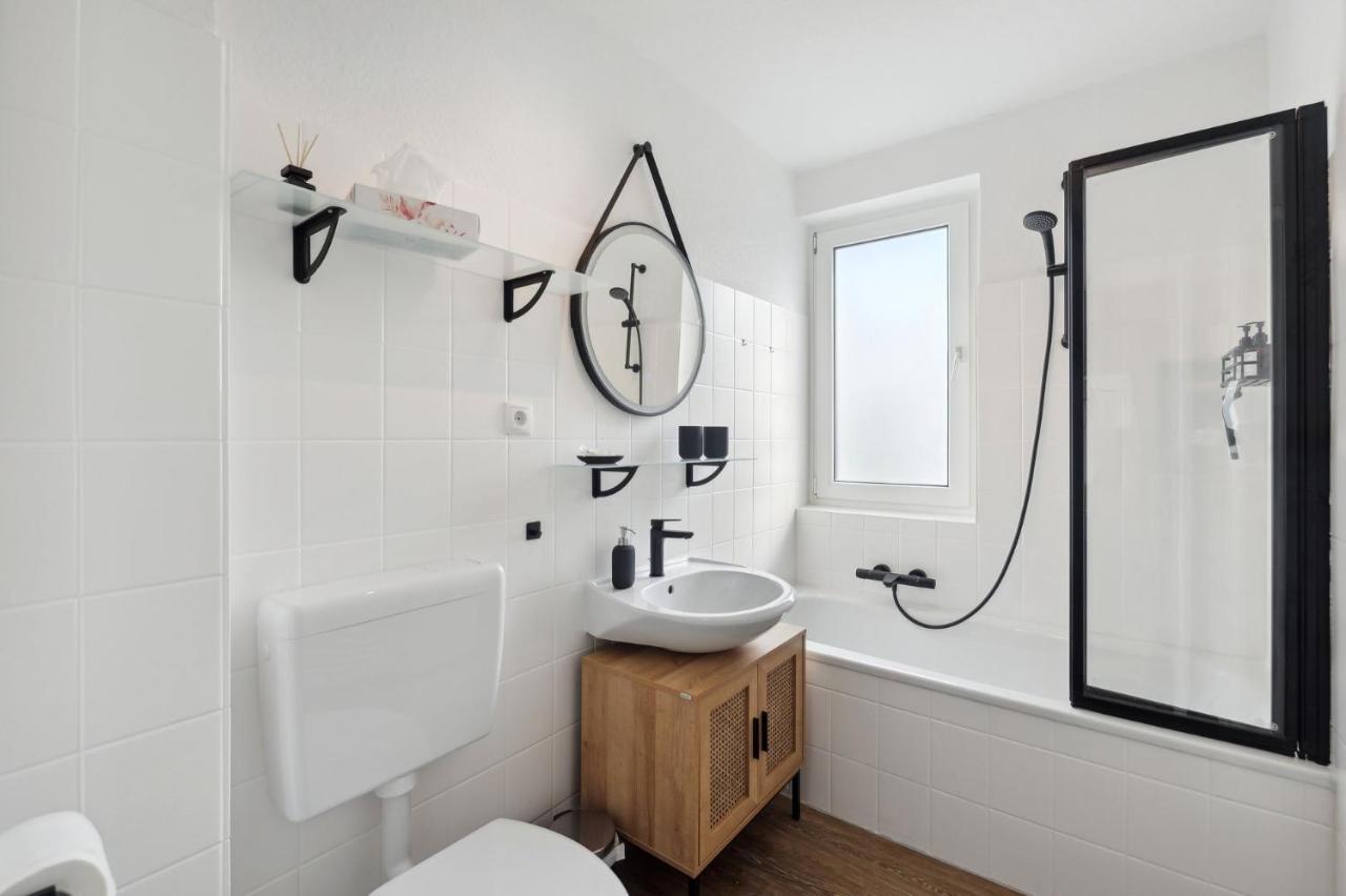 Amalfi Apartments A01 - Gemuetliche 2 Zi-Wohnung Mit Boxspringbetten Und Smart Tv Kaiserslautern Buitenkant foto